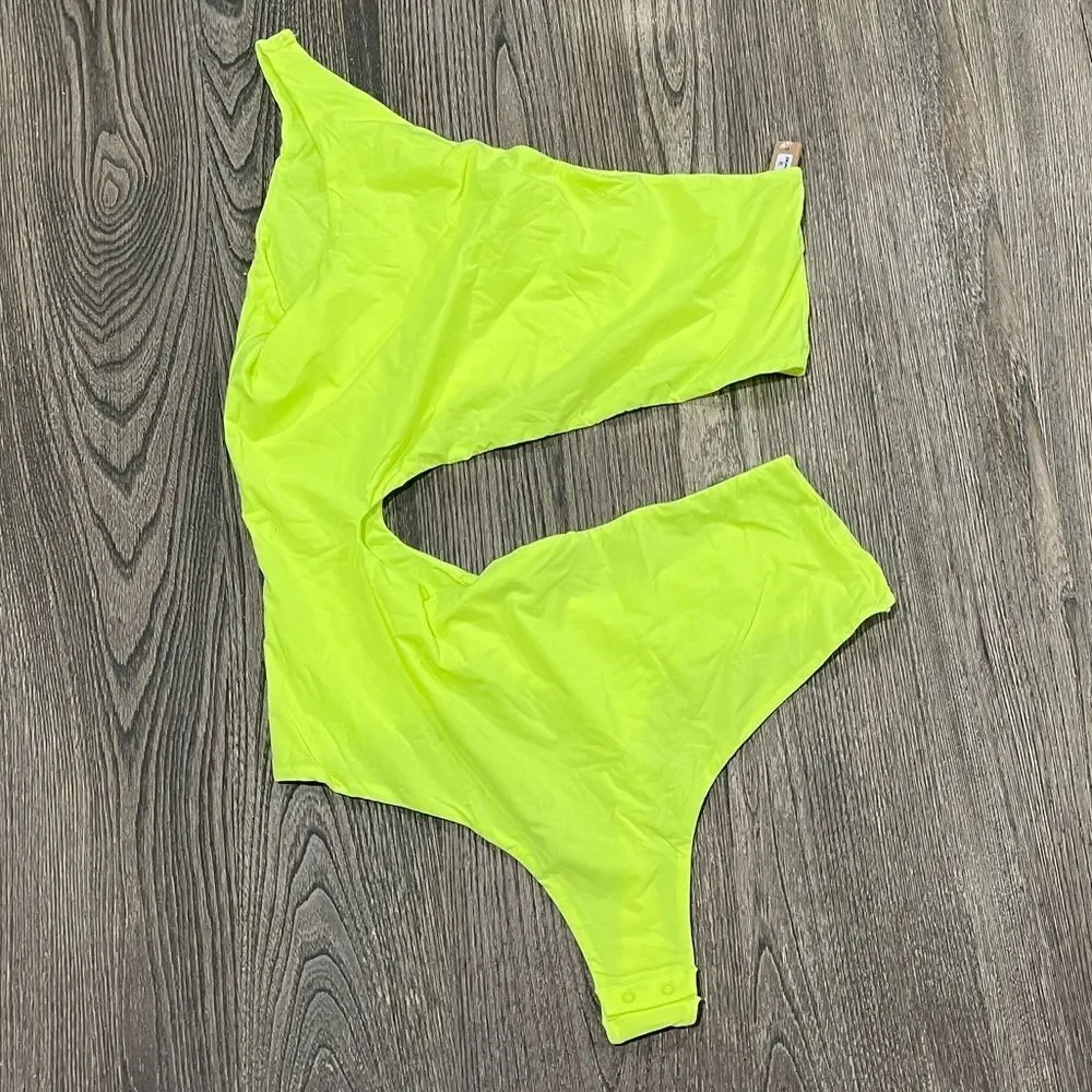 NWT Skims Fits Everybody One Shoulder Cut Out Bodysuit Green Highlighter Size 4X